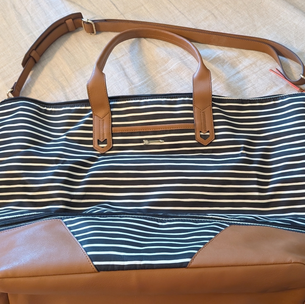 Petunia Pickle Bottom Weekender / Travel Bag 🖤🤎